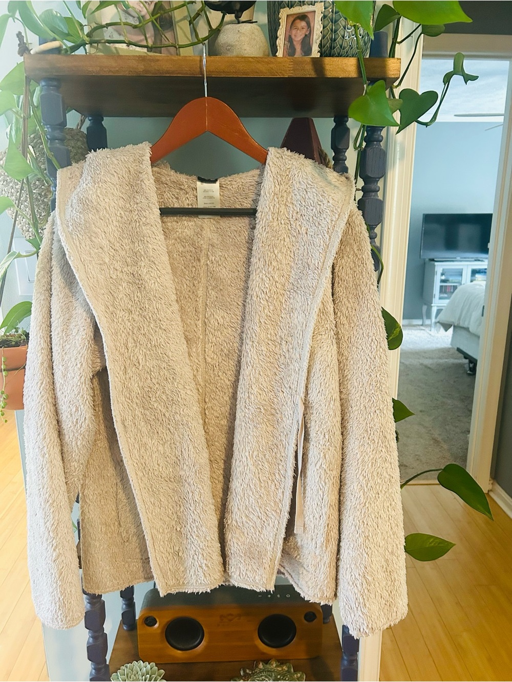 Patagonia Cream/Tan Hooded Teddy Fleece Jacket